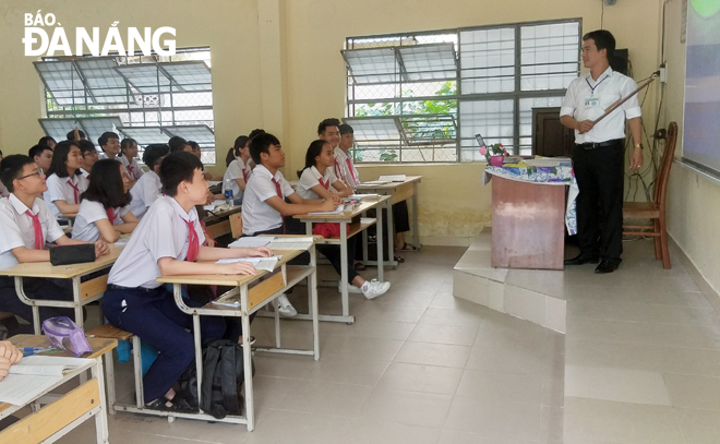 Hơn 50 năm xây dựng và phát triển, Trường THCS Nguyễn Huệ trở thành điểm giáo dục đáng tin cậy của phụ huynh. 