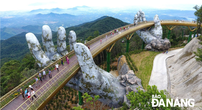 The Cau Vang (Golden Bridge) becomes a new symbol of the city’s tourism