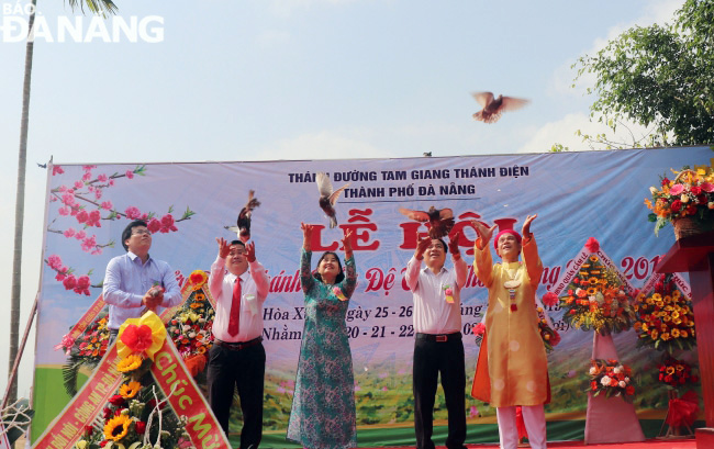 The releasing of doves to wish for peace, happiness and prosperity throughout the year