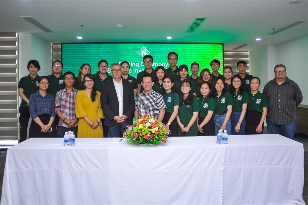 A signing ceremony of investment in the first Chatbot in F&B is held between Vietnamese EM and AI with Spanish partners. The value of the chatbot, GoJOY, was evaluated at US$6.7 million after one year.