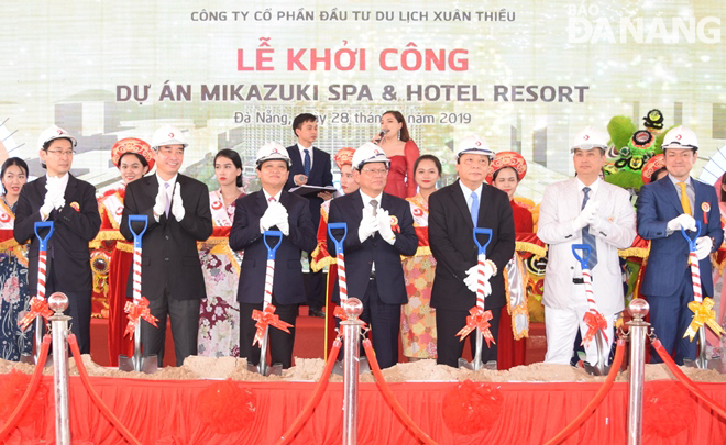 The groundbreaking ceremony for the Mikazuki Spa & Hotel Resort project in progress