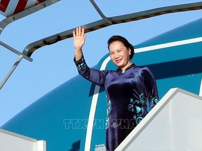 Lễ đón Chủ tịch Quốc hội Nguyễn Thị Kim Ngân tại sân bay Orly. Ảnh: TTXVN