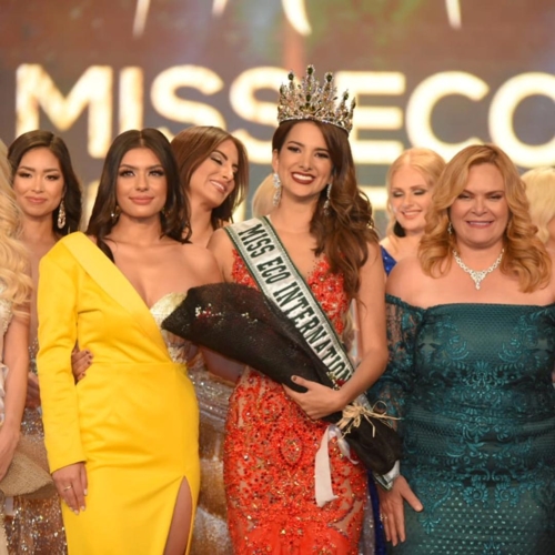 Người đẹp đến từ Peru - Suheyn Cipriani vừa đăng quang Miss Eco International 2019 (Hoa hậu Sinh thái Quốc tế 2019) diễn ra tại Ai Cập.