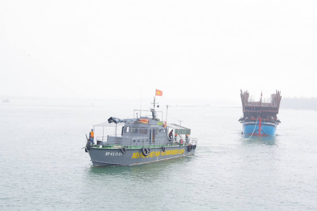 Bộ đội Biên phòng cứu nhiều tàu thuyền, ngư dân gặp nạn trên biển