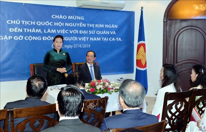 Chủ tịch Quốc hội Nguyễn Thị Kim Ngân thăm Đại sứ quán và gặp gỡ cộng đồng người Việt Nam tại Qatar