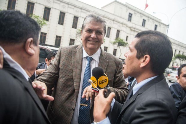 Cựu Tổng thống Peru A. Garcia tự sát trong khi bị điều tra