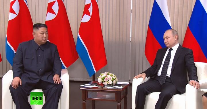 Toàn cảnh cuộc gặp đầu tiên giữa Tổng thống Vladimir Putin và Chủ tịch Kim Jong-un