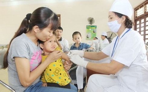 Theo Viện Vệ sinh dịch tễ Trung ương, từ tháng 5 tới, sẽ có thêm một vaccine 5 trong 1 nữa được đưa vào Chương trình tiêm chủng mở rộng cho trẻ em