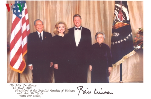 Lai lịch bức ảnh Chủ tịch nước Lê Đức Anh và Tổng thống Bill Clinton