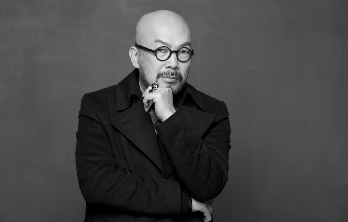 Nhà thiết kế Lie Sang Bong, một huyền thoại của thời trang Hàn Quốc. (Ảnh: BTC)