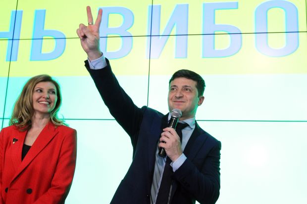 Diễn viên hài nổi tiếng, ứng cử viên Volodymyr Zelensky đang chiếm ưu thế trong cuộc bầu cử tổng thống Ukraine. Ảnh: Wall Street Journal