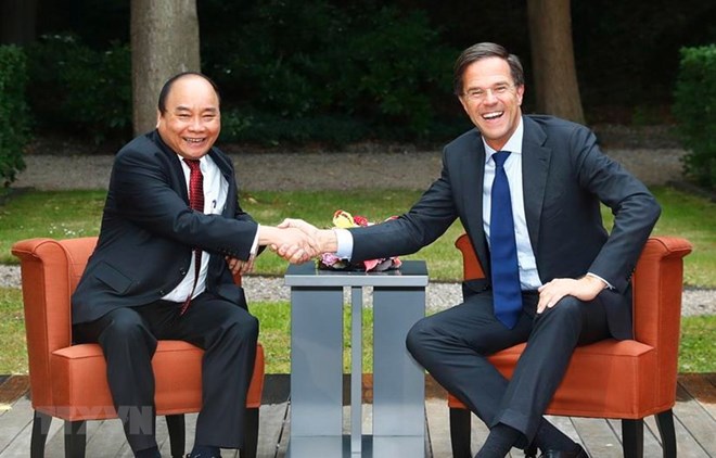 Prime Minister Nguyen Xuan Phuc (L) and Prime Minister of the Netherlands Mark Rutte on July 10, 2017 (Source: VNA)