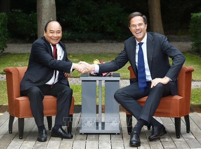 Thủ tướng Nguyễn Xuân Phúc hội đàm với Thủ tướng Mark Rutte trong chuyến thăm chính thức Vương quốc Hà Lan, chiều 10/7/2017, tại thành phố La Haye. Ảnh: Thống Nhất/TTXVN