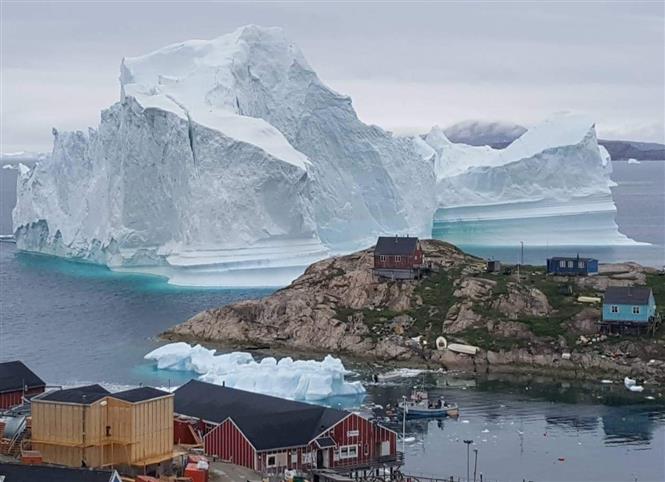 Băng trên đảo Greenland. Ảnh: AFP/TTXVN