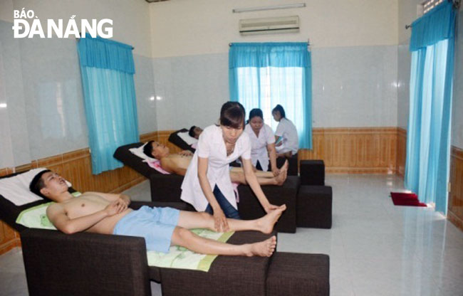 Cơ sở massage của Hội Người mù quận Liên Chiểu.