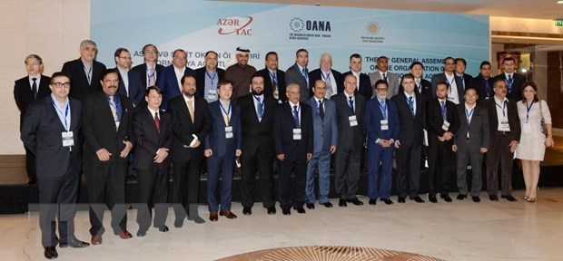 Leaders of OANA member news agencies took photo when attending 16th OANA General Assemby on November 18, 2016 in Baku (Source: VNA)