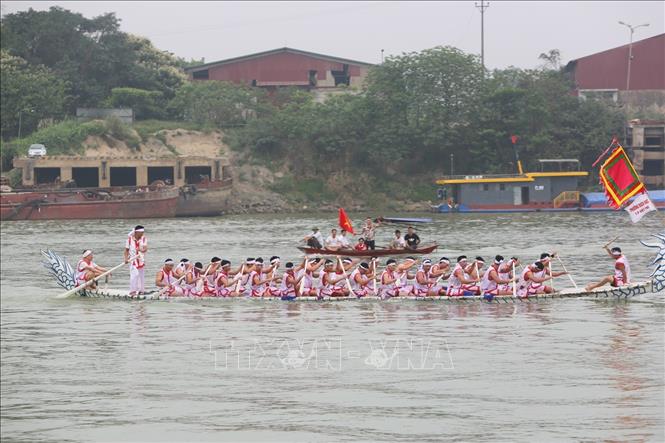 Đội thuyền xã Bạch Hạc, thành phố Việt Trì.