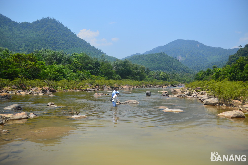 Situated in the Ta Lang Village, the Khe Duong Stream is about 3km from the Vung Bot Stream. 