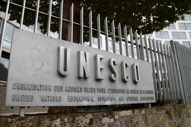 Biểu tượng UNESCO tại trụ sở ở Paris, Pháp. Ảnh: AFP/TTXVN