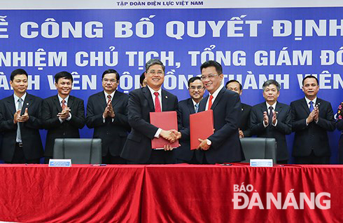 Tập đoàn Điện lực Việt Nam công bố bổ nhiệm ông Ngô Tấn Cư giữ chức Tổng Giám đốc Tổng Công ty Điện tực miền Trung.