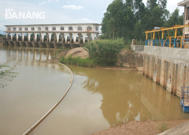 The water level at the An Trach Dam is still slow, causing the shortage of water supplies in the city.