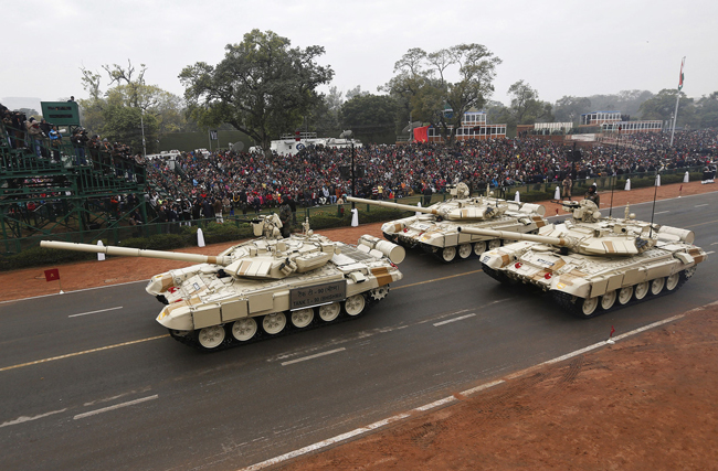 Xe tăng T-90 Bhishma của quân đội Ấn Độ. Ảnh: Reuters