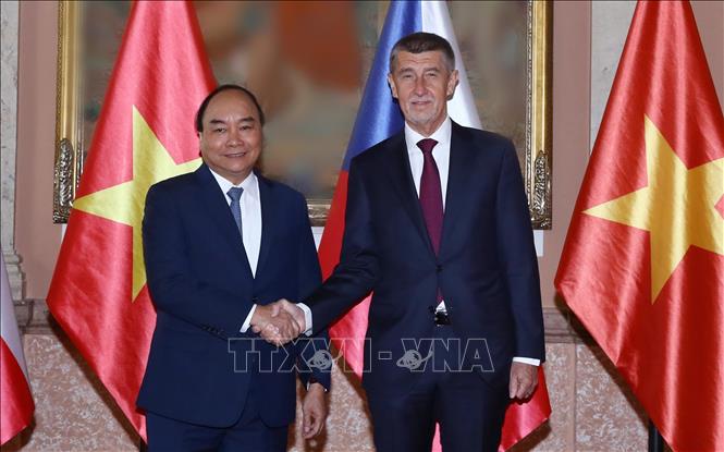 Thủ tướng Nguyễn Xuân Phúc và Thủ tướng Cộng hòa Séc Andrej Babis. Ảnh: Thống Nhất/TTXVN