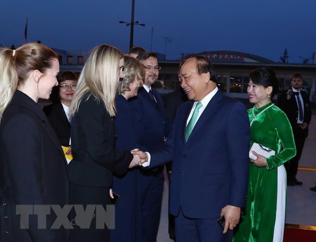 Farewell ceremony for PM Nguyen Xuan Phuc at Vaclav Havel international airport, Prague (Source: VNA)