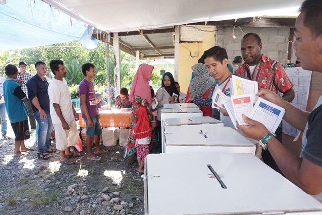 Residents lined up to vote at Timika Jaya Village, Mimika, Papua on April 17 (Photo: ANTARA)