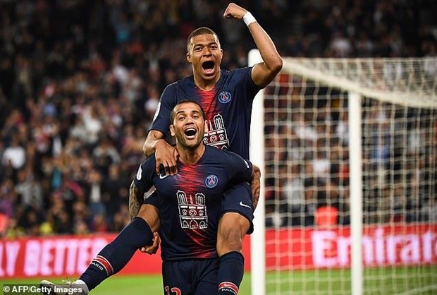 PSG tưng bừng trong ngày đăng quang Ligue 1.