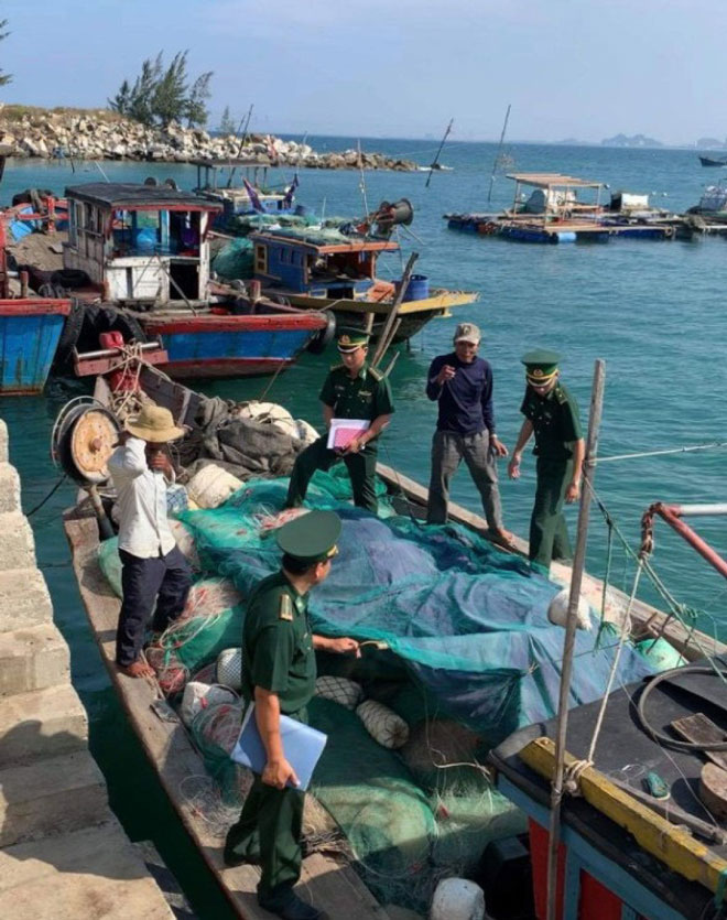 Fishing boat in distress arrived safely back to the mainland