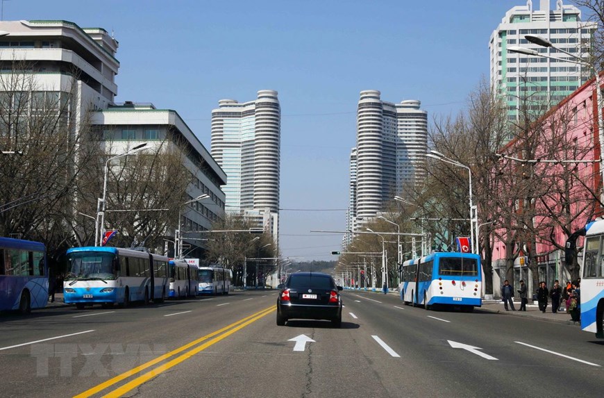 Những dãy phố với công trình kiến trúc hiện đại được xây dựng ở Bình Nhưỡng. (Ảnh: Phương Hoa/TTXVN)