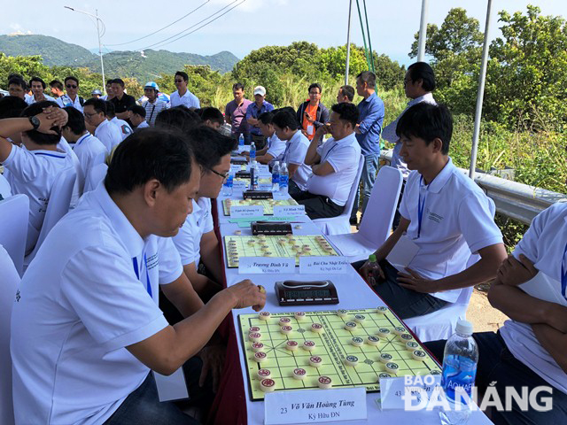 The chess matches were very intense in the hot weather,