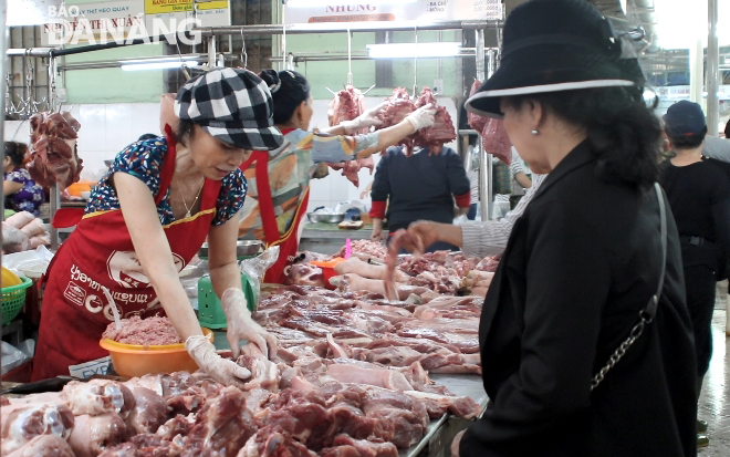 Tình hình tiêu thụ thịt heo tại các chợ trên địa bàn thành phố đã trở lại bình thường.