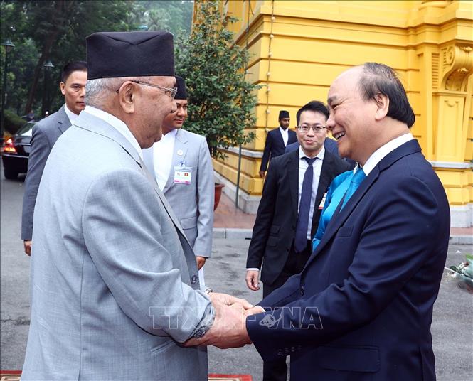 Thủ tướng Nguyễn Xuân Phúc đón và hội đàm với Thủ tướng Nepal