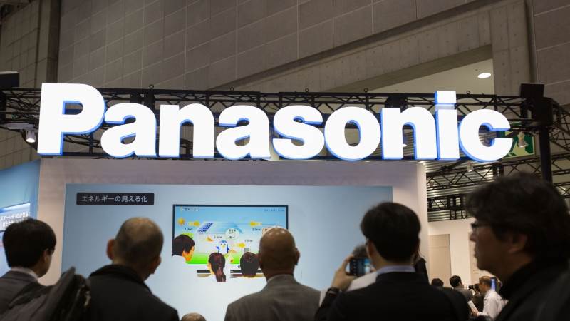 Tập đoàn Panasonic của Nhật Bản ngừng giao dịch với Huawei