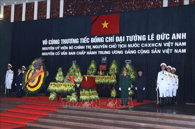 Linh cữu nguyên Chủ tịch nước, Đại tướng Lê Đức Anh quàn tại Nhà tang lễ Quốc gia (số 5 Trần Thánh Tông, Hà Nội). Ảnh: TTXVN