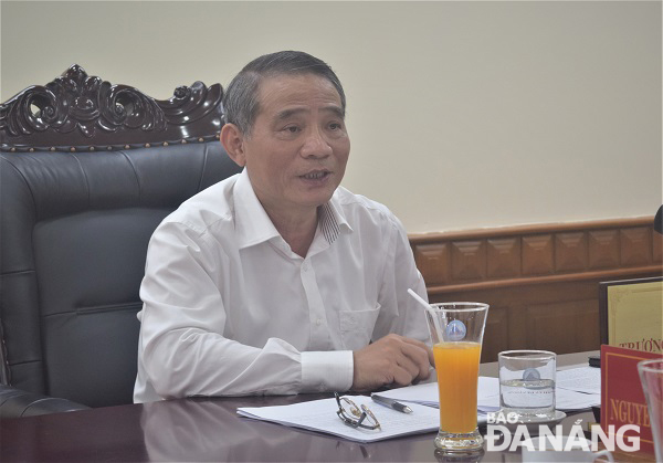 Da Nang Party Committee Secretary Truong Quang Nghia addressing the working session