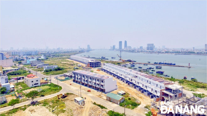 Dự án Bất động sản và bến du thuyền (Marina complex). 