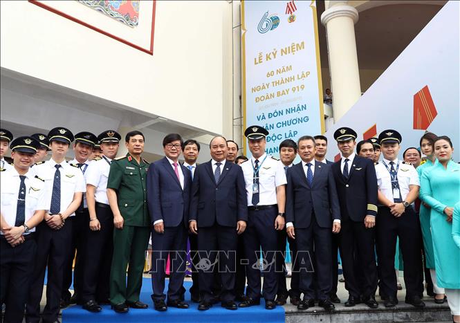Thủ tướng Nguyễn Xuân Phúc và các đại biểu tham dự lễ kỷ niệm. Ảnh: Thống Nhất/TTXVN