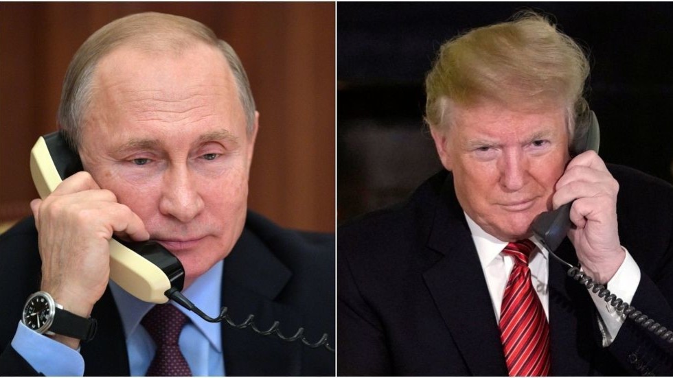 Tổng thống Nga Vladimir Putin (trái) điện đàm với Tổng thống Mỹ Donald Trump. Ảnh: RT