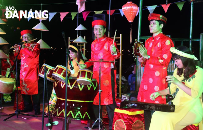 A performance of traditional Vietnamese musical instrument