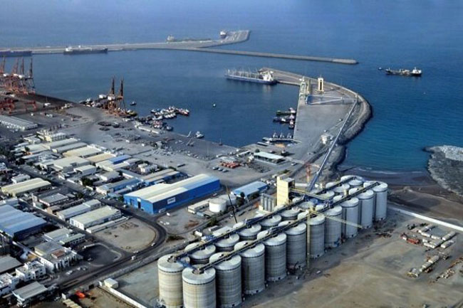 Cảng Fujairah của Các tiểu vương quốc Arab thống nhất (UAE) cách eo biển chiến lược Hormuz khoảng 140km về phía nam. 	Ảnh: Iran Herald