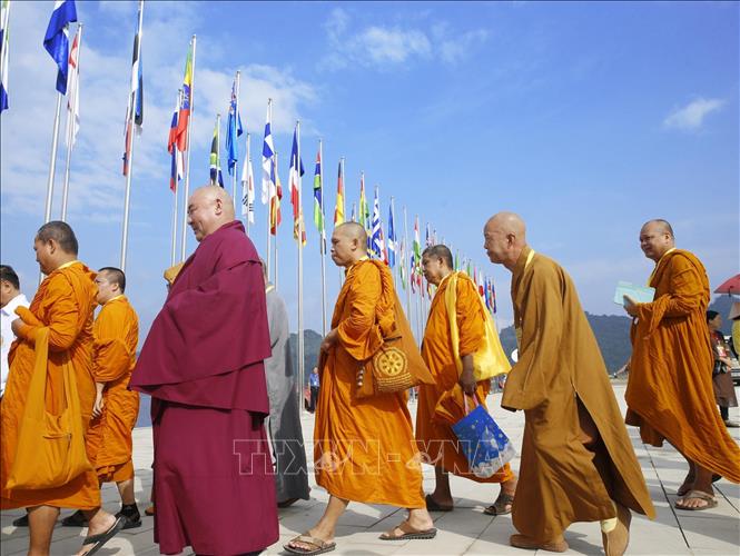 Các sư tăng, đại biểu Phật giáo quốc tế đến dự Lễ bế mạc Đại lễ Vesak Liên hợp quốc 2019. Ảnh: Lâm Khánh/TTXVN