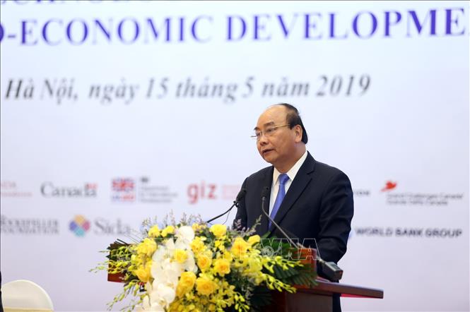 Thủ tướng Chính phủ Nguyễn Xuân Phúc phát biểu chỉ đạo hội nghị. Ảnh: Anh Tuấn/TTXVN