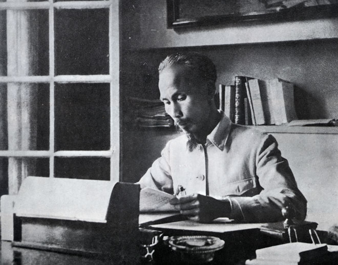 Chủ tịch Hồ Chí Minh tại Hà Nội năm 1945. (Ảnh tư liệu)