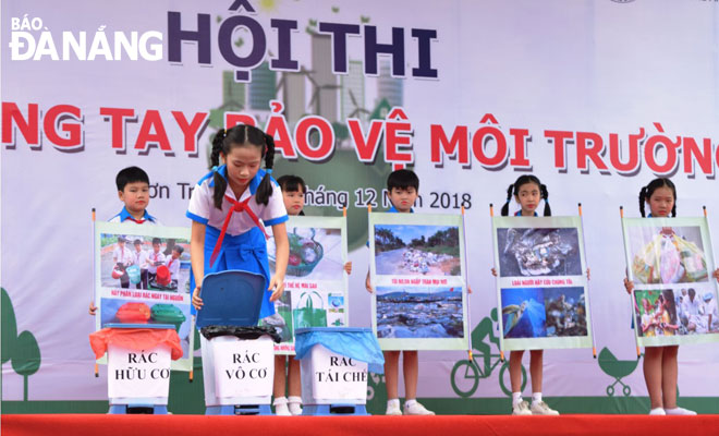 Học sinh các trường tiểu học trên địa bàn quận Sơn Trà tham gia hội thi “Chung tay bảo vệ môi trường” và thực hiện 3R tại trường.