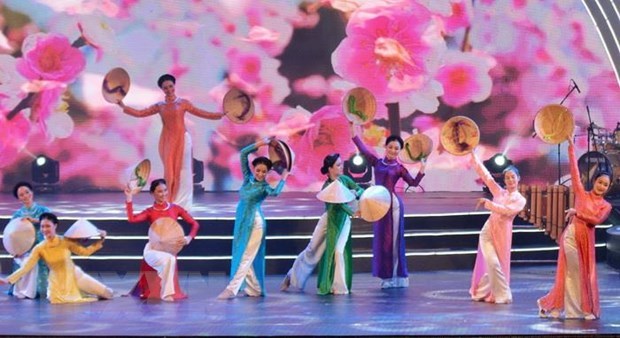A dancing performance of Vietnamese artists (Photo: VNA)