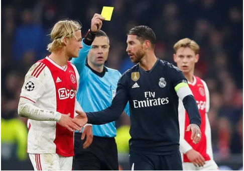 Ramos bị nghi tẩy thẻ và vắng mặt ở trận lượt về với Ajax tại Champions League