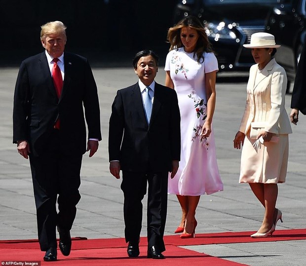 Nhật hoàng Naruhito chào đón Tổng thống Mỹ Donald Trump. (Nguồn: AFP/Getty)